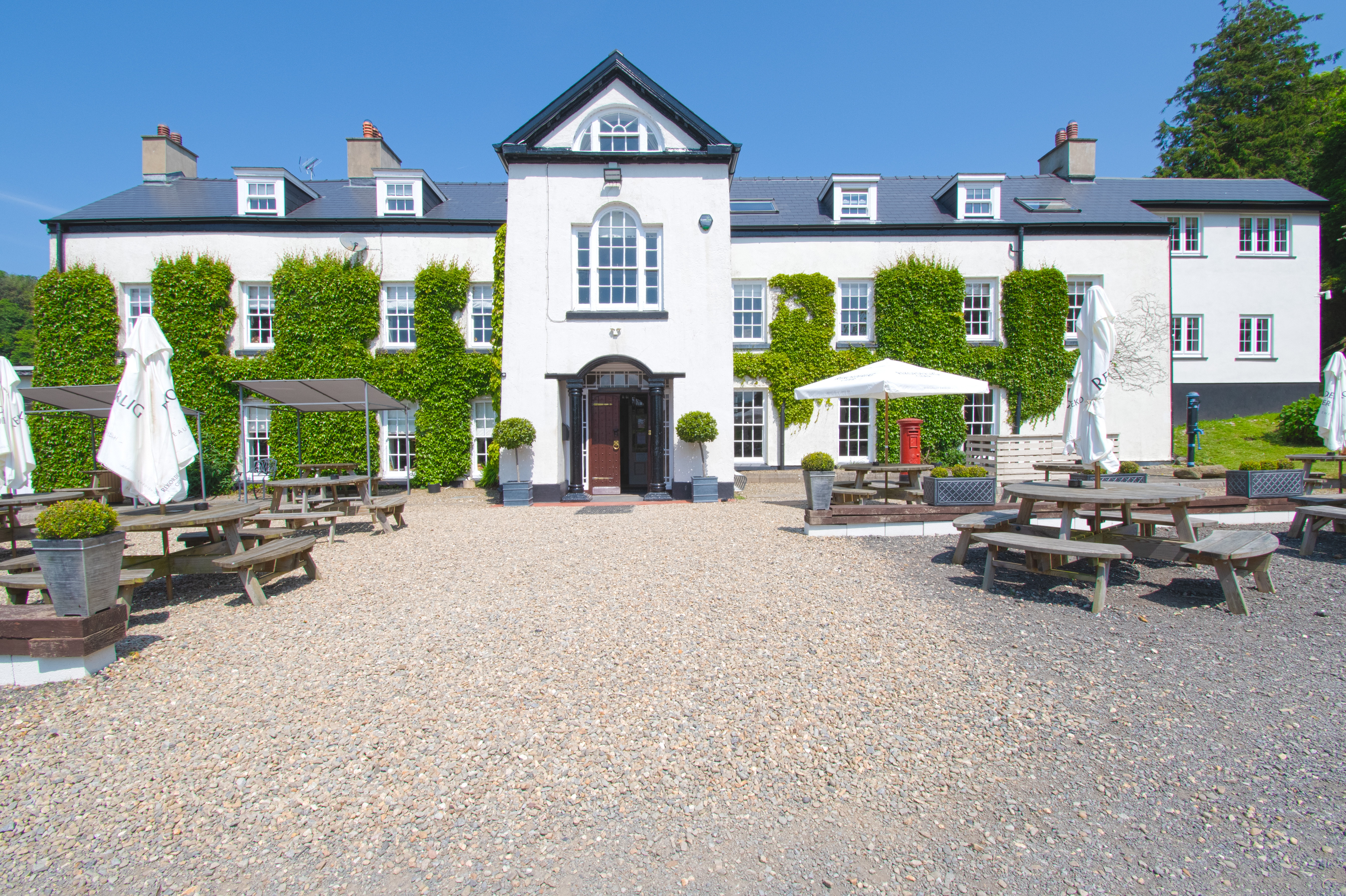 Llwyngwair Manor on a summer day